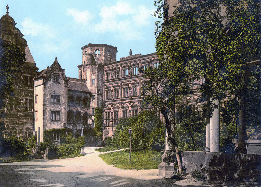 Heidelberg Castle, Courtyard, wikimedia commons