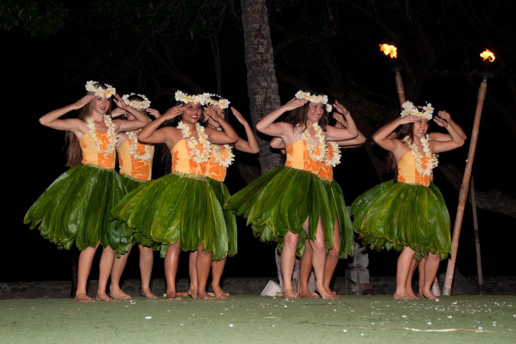 old lahaina luau dancers